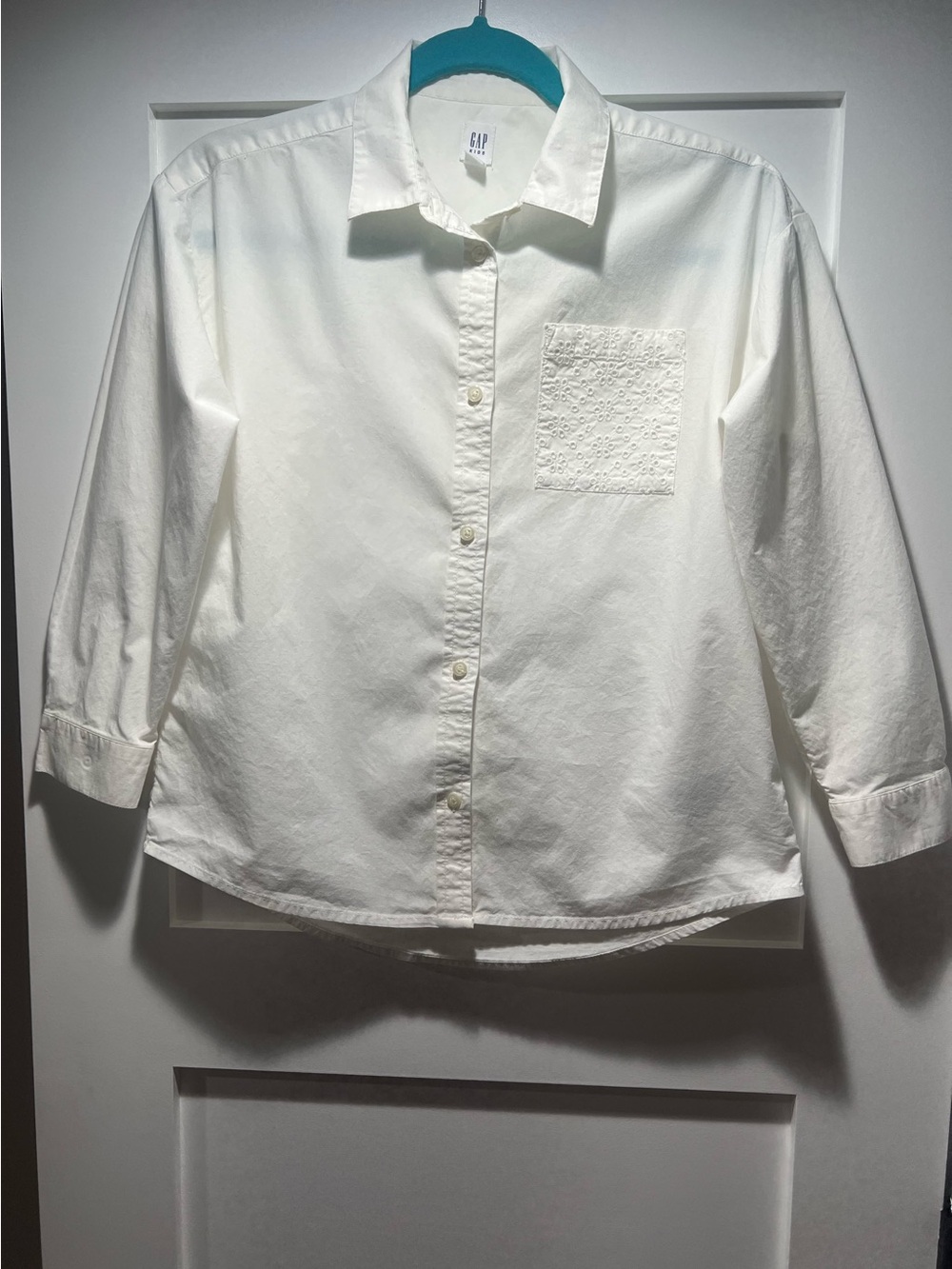 GAP Girls' White Button-Down Shirt with Eyelet Pocket size M 8